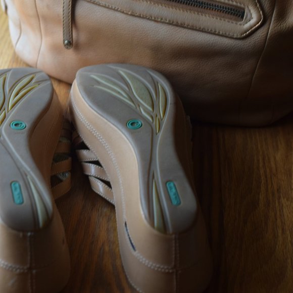 Cole Haan Multi Tan Leather Bag and Sandals Size 9 Nice! - Picture 5 of 14